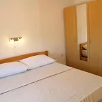 Apartman In With Terrace, Air Conditioning, Wifi, Washing Machine