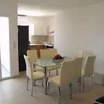 Apartman In With Terrace, Air Conditioning, Wifi, Washing Machine