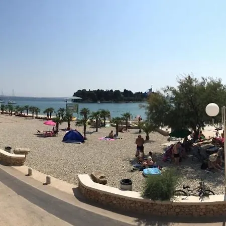 Appartement In With Terrace, Air Conditioning, Wifi, Washing Machine