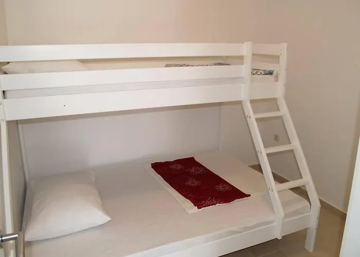 아파트 In With Terrace, Air Conditioning, Wifi, Washing Machine