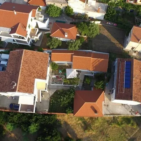 Apartment In With Terrace, Air Conditioning, Wifi, Washing Machine
