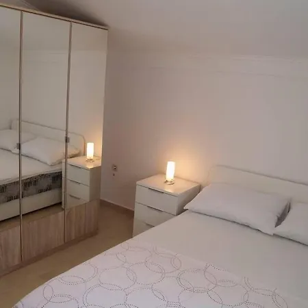 In With Terrace, Air Conditioning, Wifi, Washing Machine Apartamento *